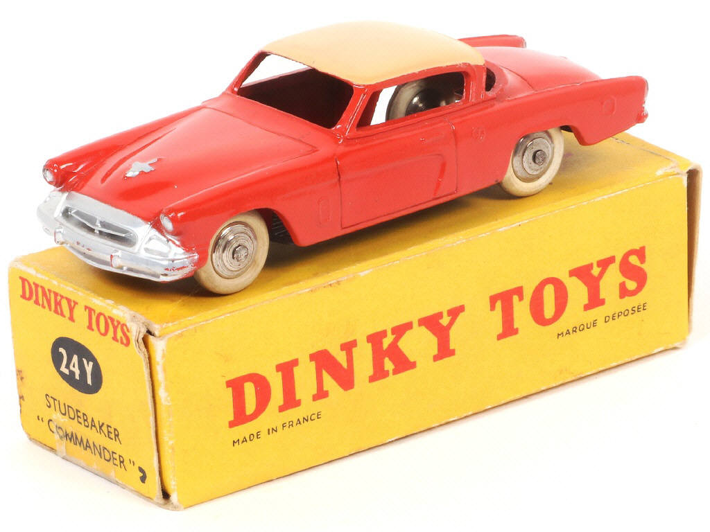 Lot 418 - DINKY TOYS (FRANCE) (1)
