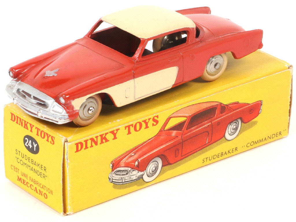 Lot 417 - DINKY TOYS (FRANCE) (1)