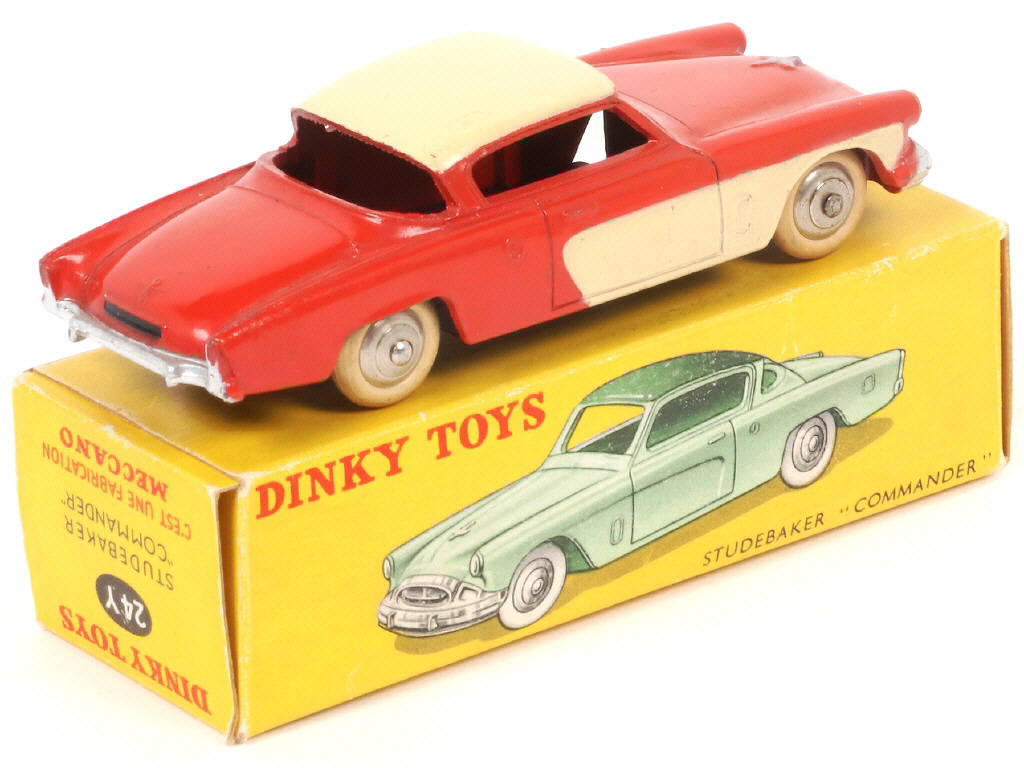 Lot 417 - DINKY TOYS (FRANCE) (1)