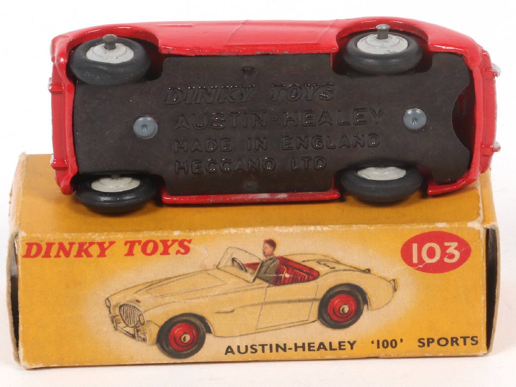 Lot 266 - DINKY TOYS (GB) (1)