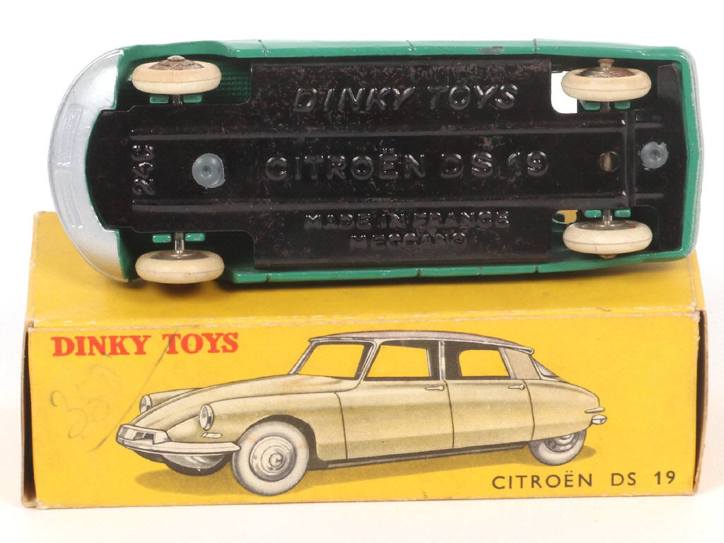Lot 390 - DINKY TOYS (FRANCE) (1)