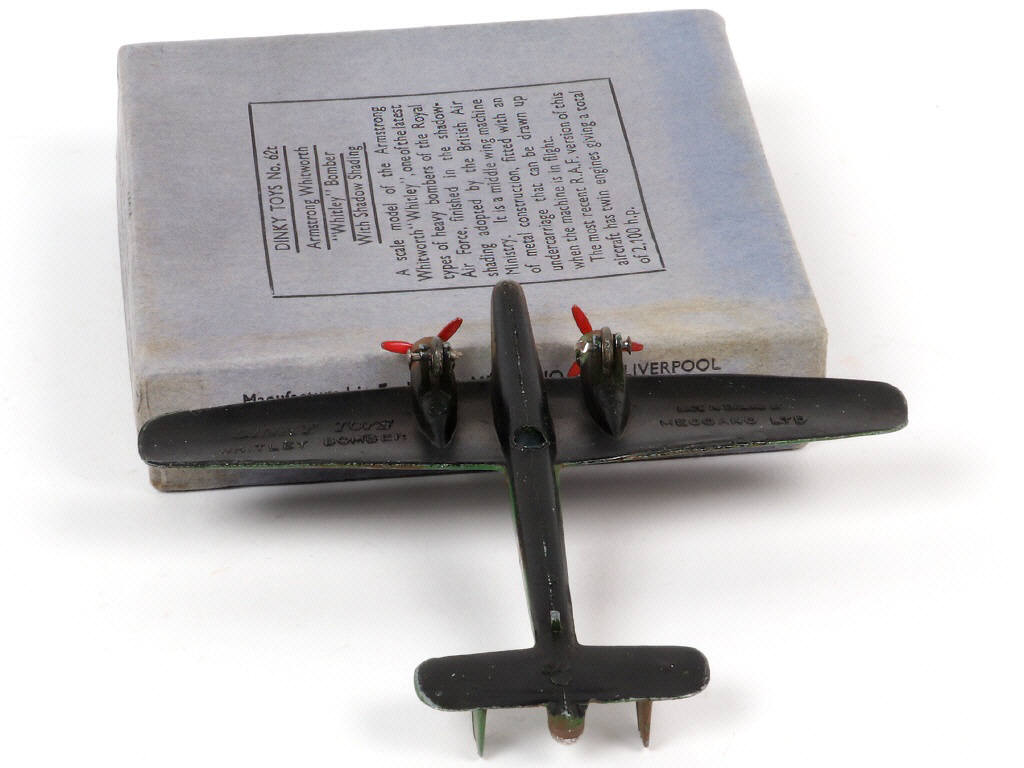 Lot 341 - DINKY TOYS (GB) (1)