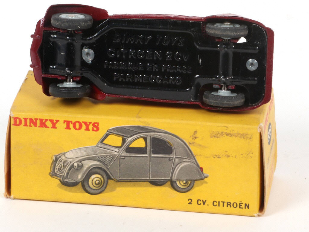 Lot 413 - DINKY TOYS (FRANCE) (1)
