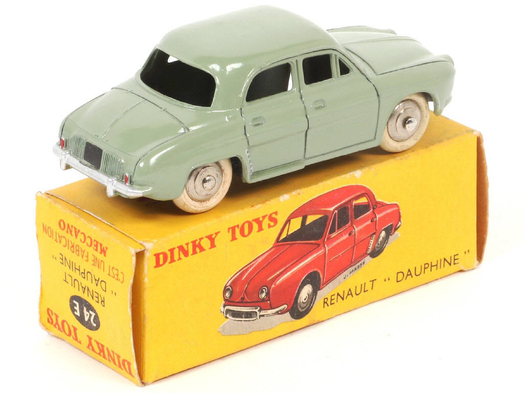 Lot 402 - DINKY TOYS (FRANCE) (1)