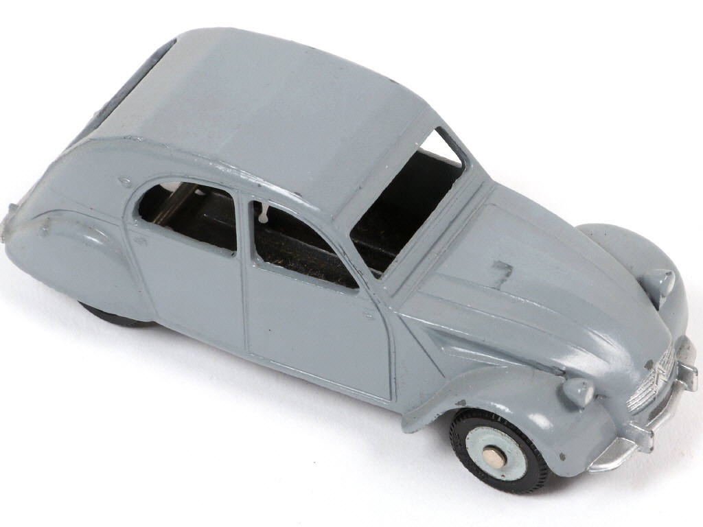 Lot 361 - DINKY TOYS (FRANCE) Série JUNIOR (1)