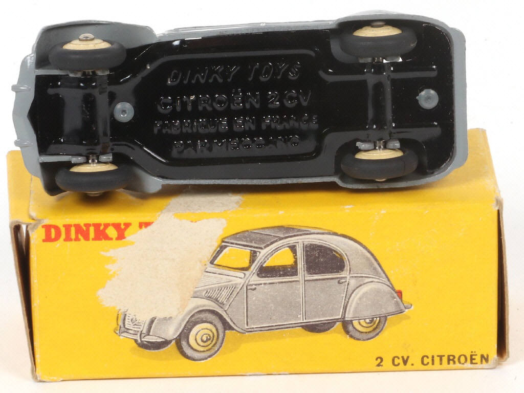 Lot 410 - DINKY TOYS (FRANCE) (1)