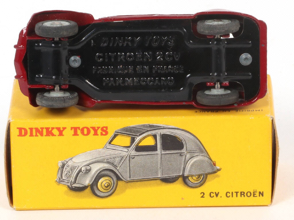 Lot 411 - DINKY TOYS (FRANCE) (1)