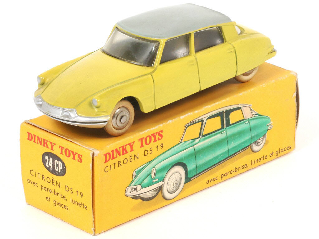 Lot 393 - DINKY TOYS (FRANCE) (1)