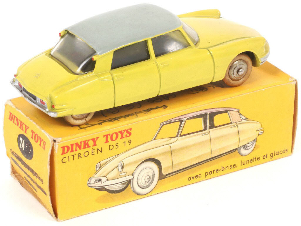 Lot 393 - DINKY TOYS (FRANCE) (1)