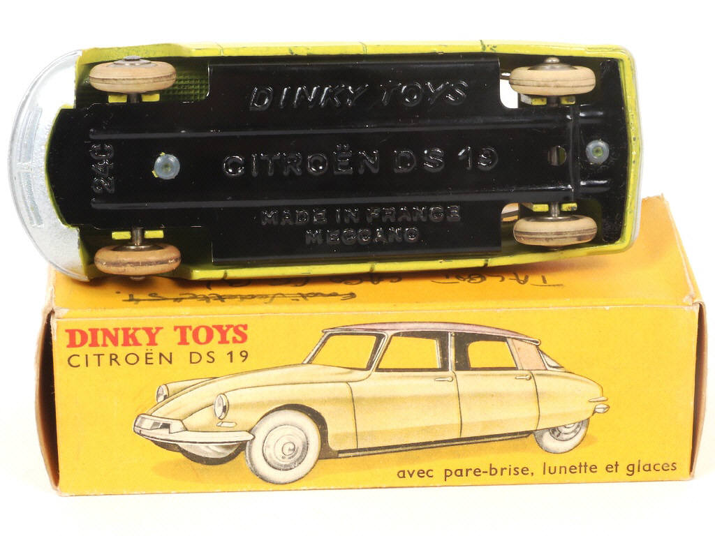 Lot 393 - DINKY TOYS (FRANCE) (1)