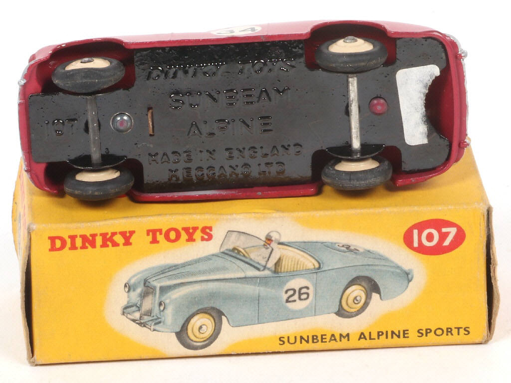 Lot 269 - DINKY TOYS (GB) (1)