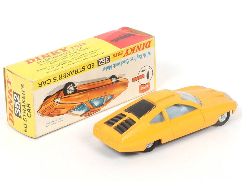 Lot 321 - DINKY TOYS (GB) (1)