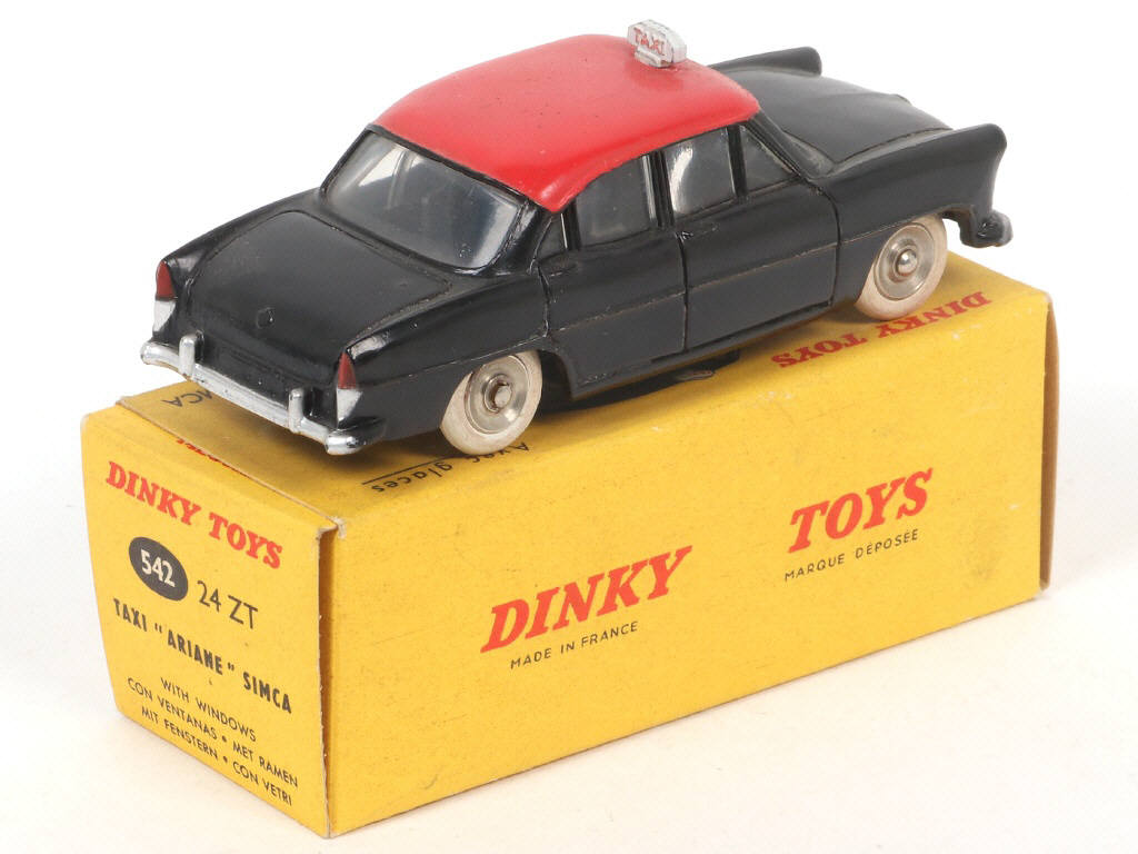 Lot 420 - DINKY TOYS (FRANCE) (1)
