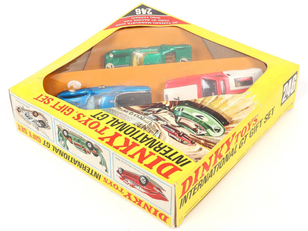 Lot 318 - DINKY TOYS (GB) (1)