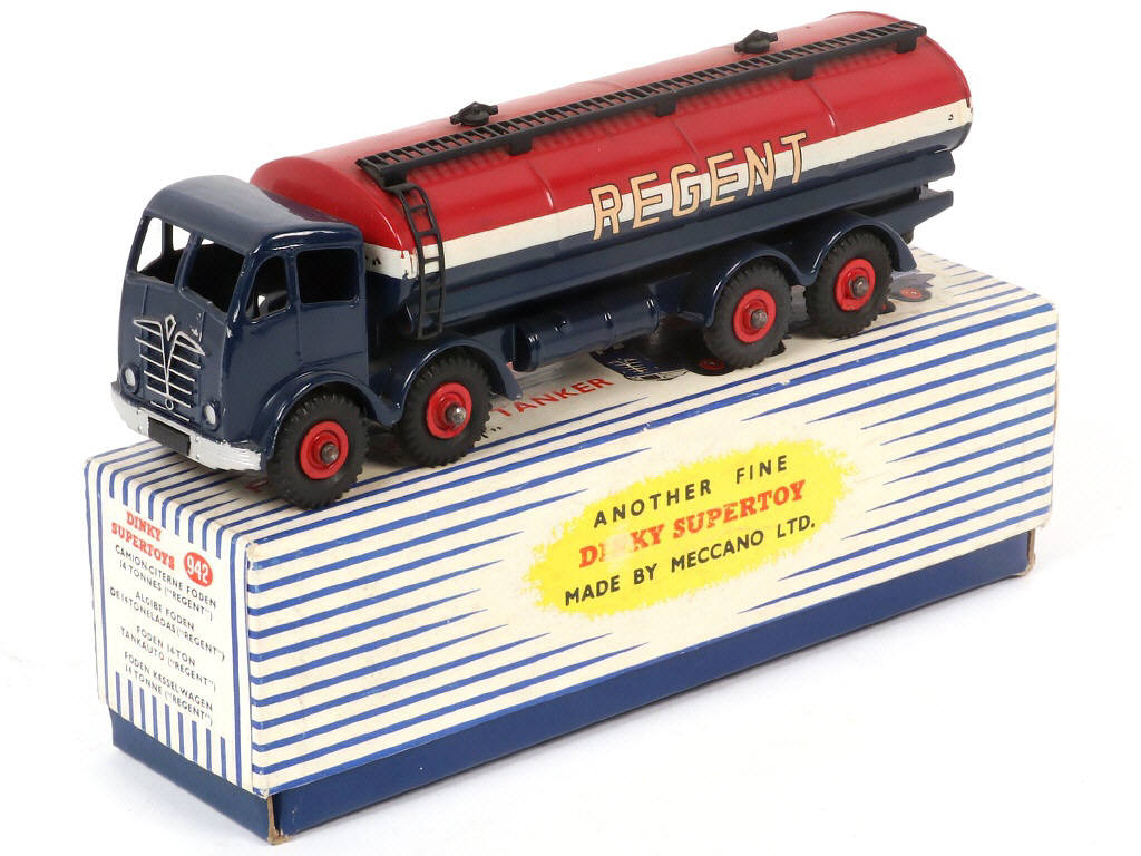 Lot 331 - DINKY TOYS (GB) (1)