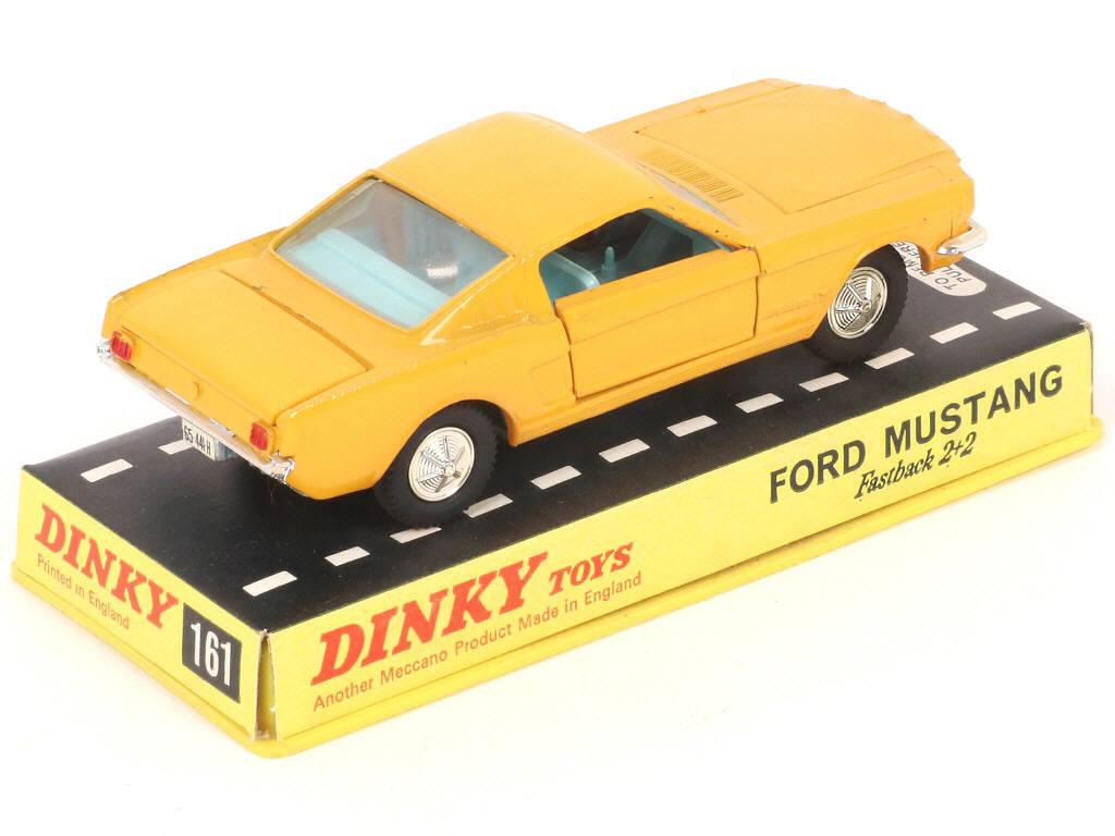 Lot 307 - DINKY TOYS (GB) (1)
