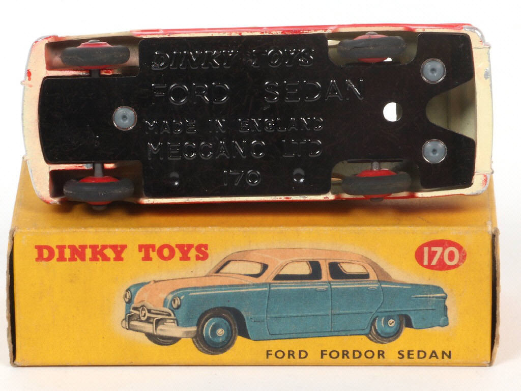 Lot 282 - DINKY TOYS (GB) (1)