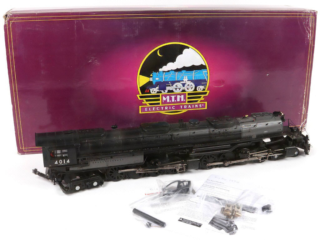 Lot 8 - M.T.H (USA) (1)