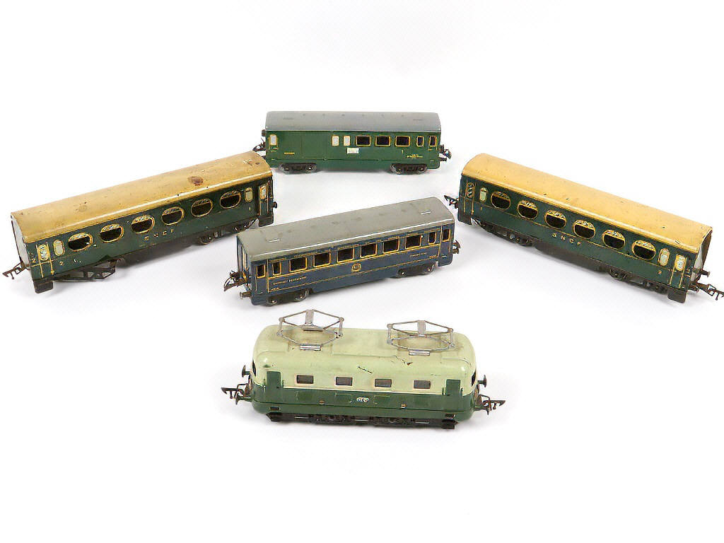 Lot 29 - DIVERS 'Ecartement O' (4)