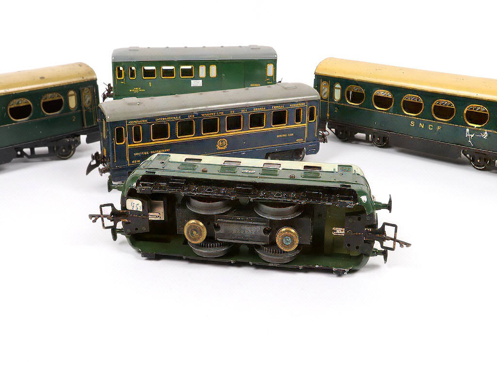 Lot 29 - DIVERS 'Ecartement O' (4)