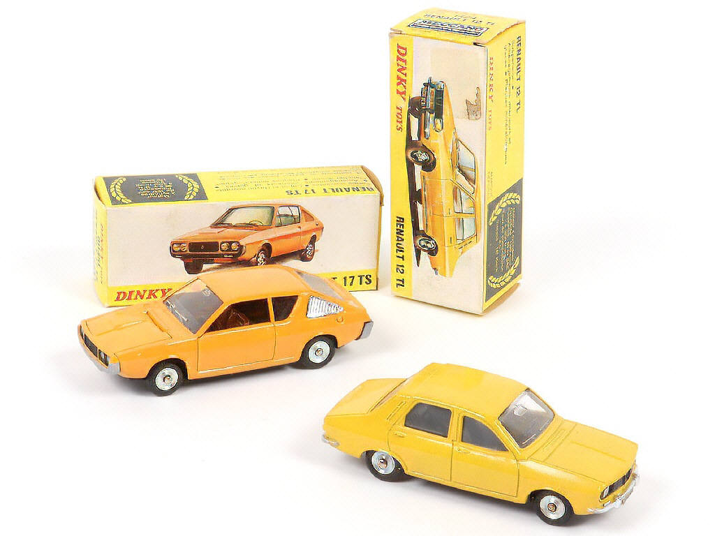 Lot 335 - DINKY TOYS (FRANCE) (2)