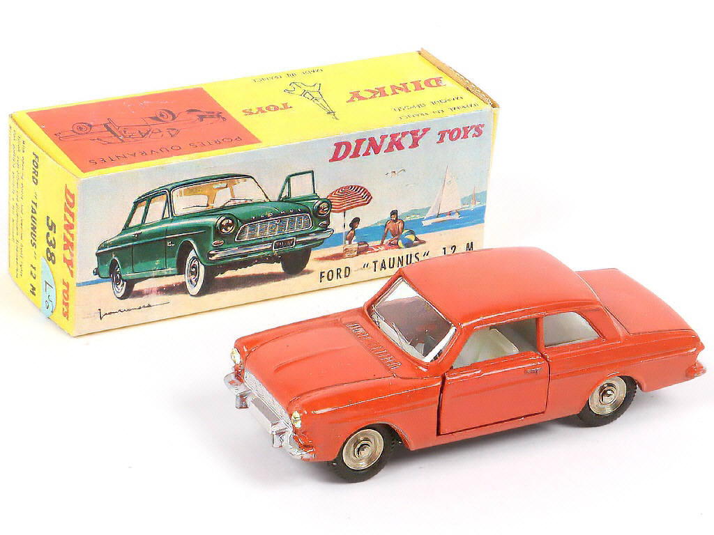 Lot 329 - DINKY TOYS (FRANCE) (1)