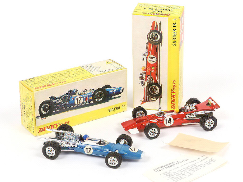 Lot 334 - DINKY TOYS (FRANCE) (2)