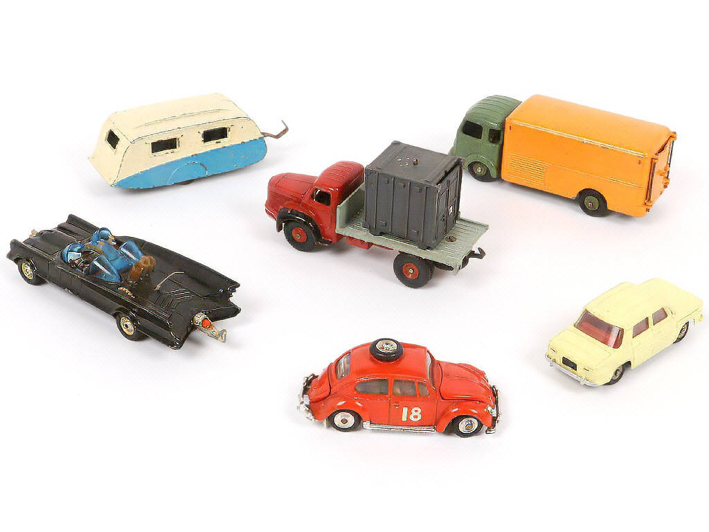 Lot 98 - DIVERS (6)