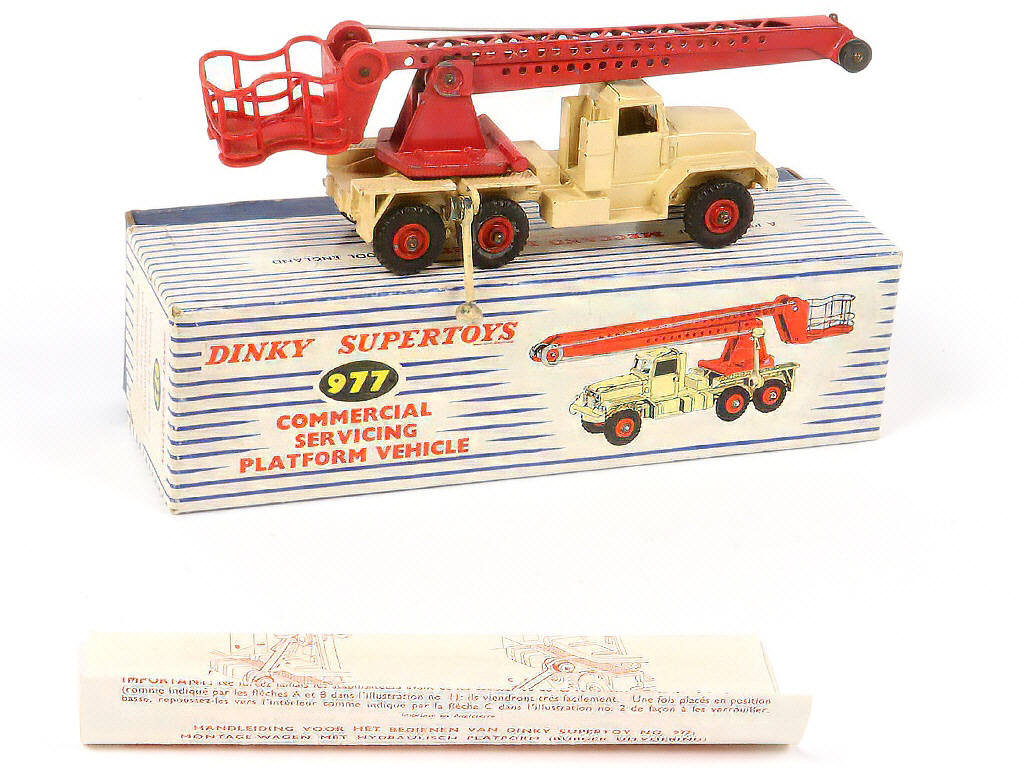 Lot 310 - DINKY TOYS (GB) (1)