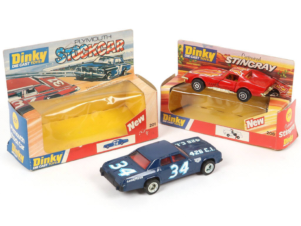 Lot 299 - DINKY TOYS (GB) (2)