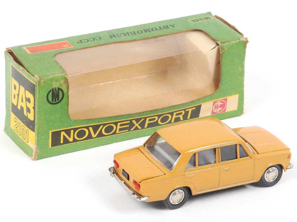 Lot 103 - NOVOEXPORT (URSS) (1)