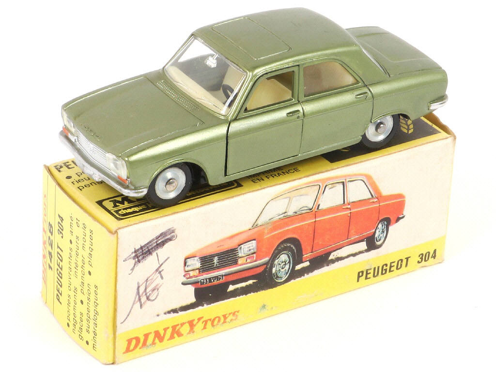Lot 327 - DINKY TOYS (FRANCE) (1)