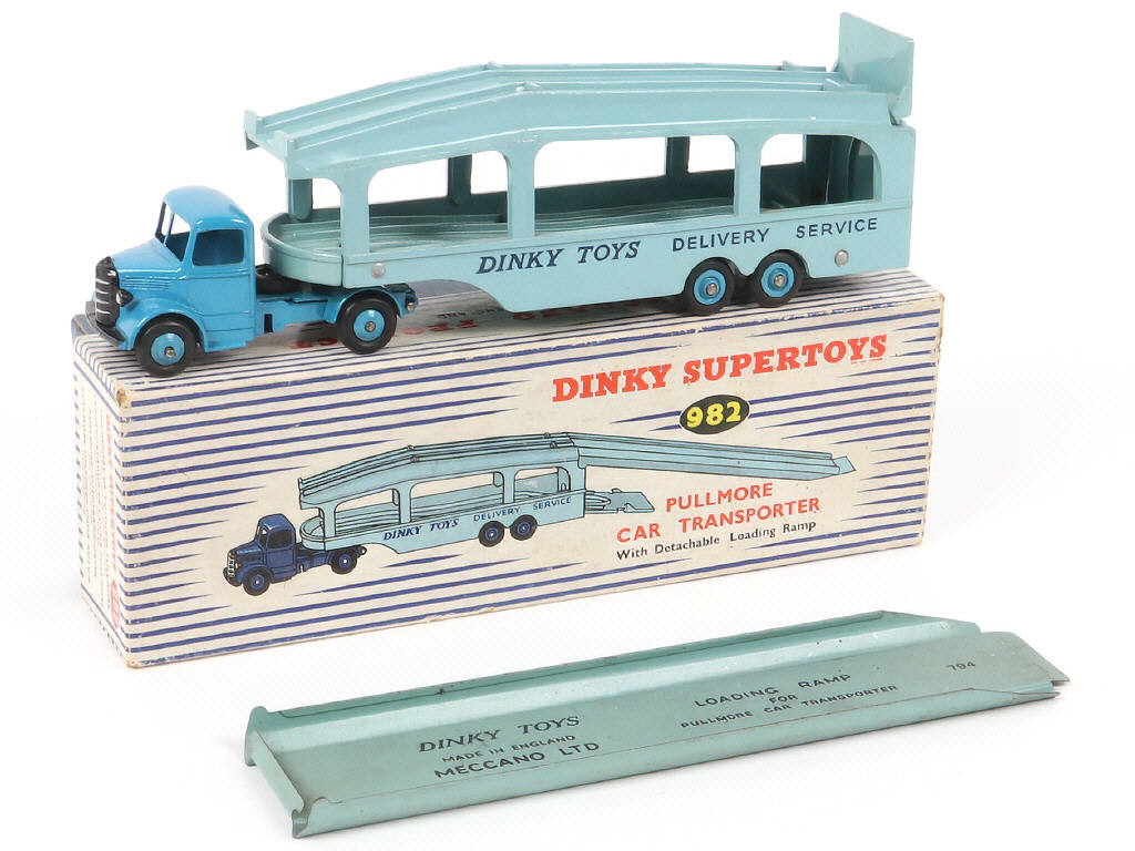 Lot 285 - DINKY TOYS (GB) (1)
