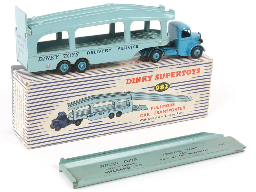 Lot 285 - DINKY TOYS (GB) (1)