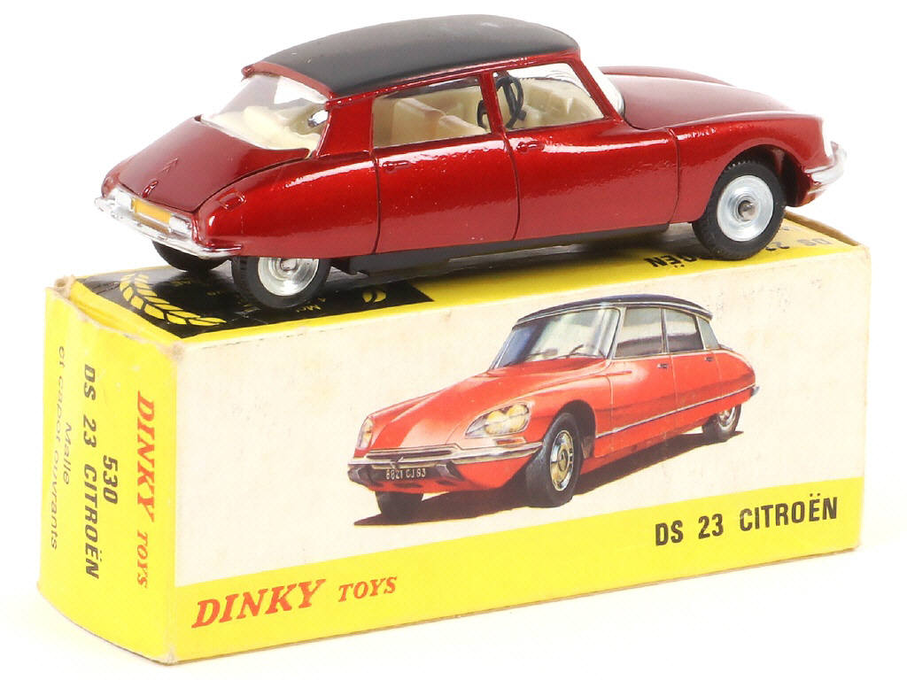 Lot 328 - DINKY TOYS (FRANCE) (1)