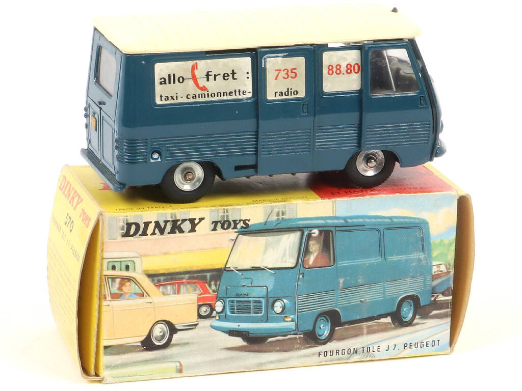 Lot 330 - DINKY TOYS (FRANCE) (1)