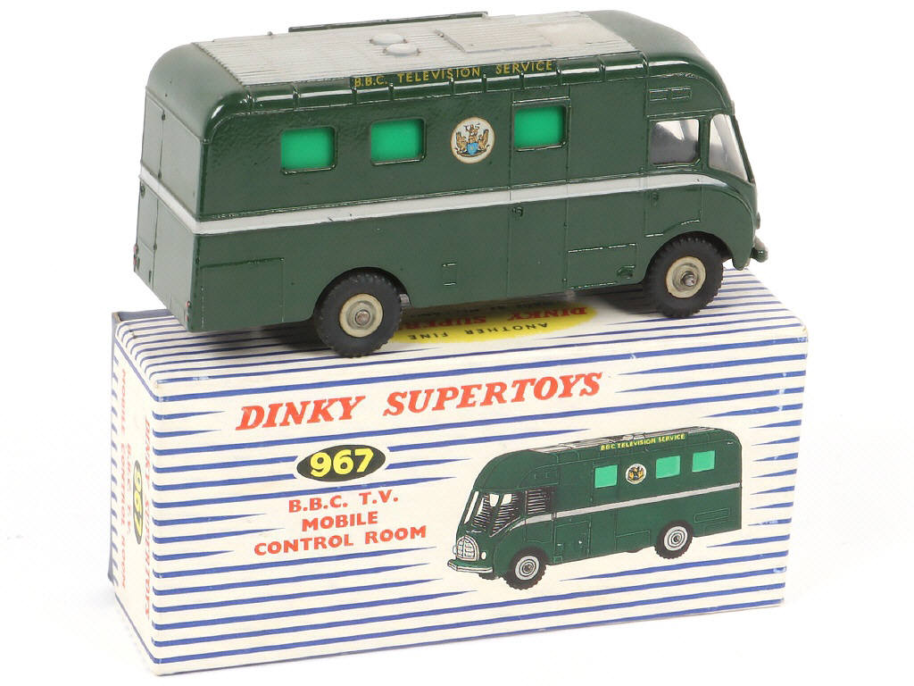 Lot 284 - DINKY TOYS (GB) (1)