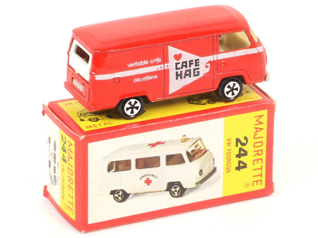 Lot 235 - MAJORETTE (FRANCE) (1)