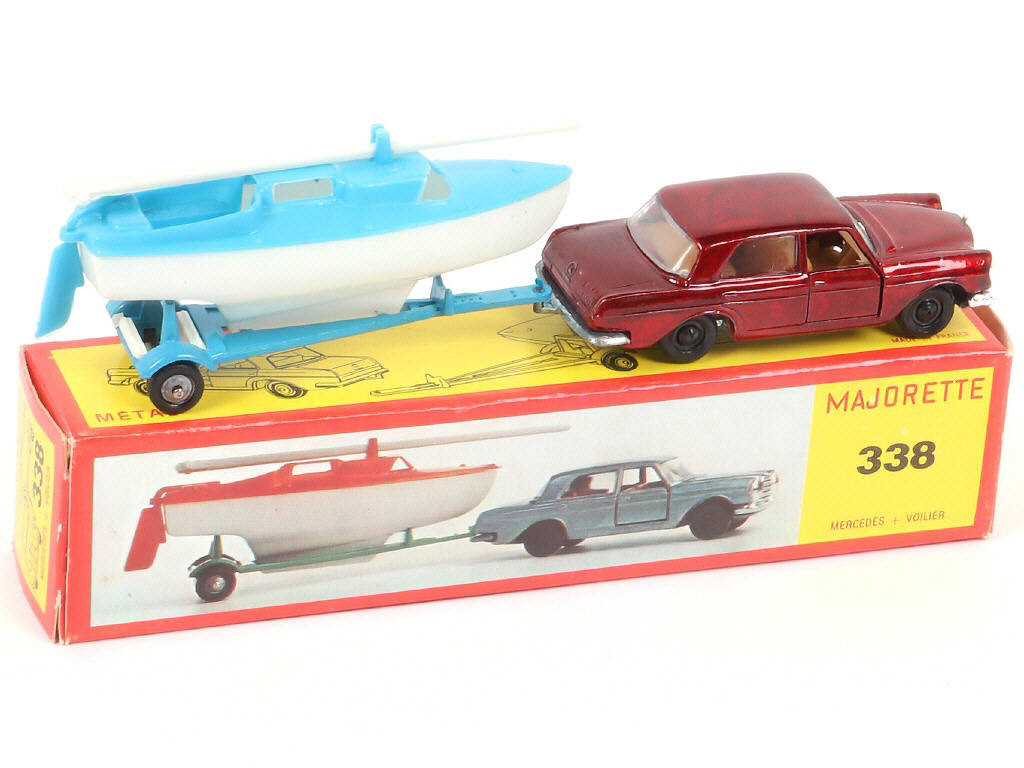 Lot 241 - MAJORETTE (FRANCE) (1)