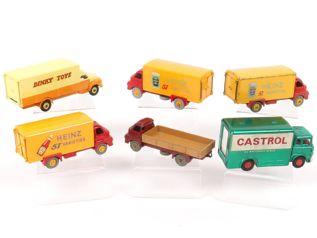 Lot 303 - DINKY TOYS (GB) (6)