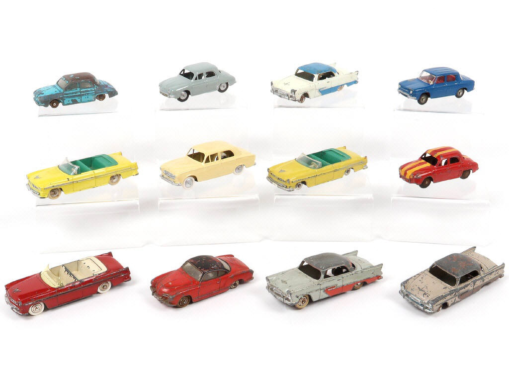 Lot 346 - DINKY TOYS (FRANCE) (12)