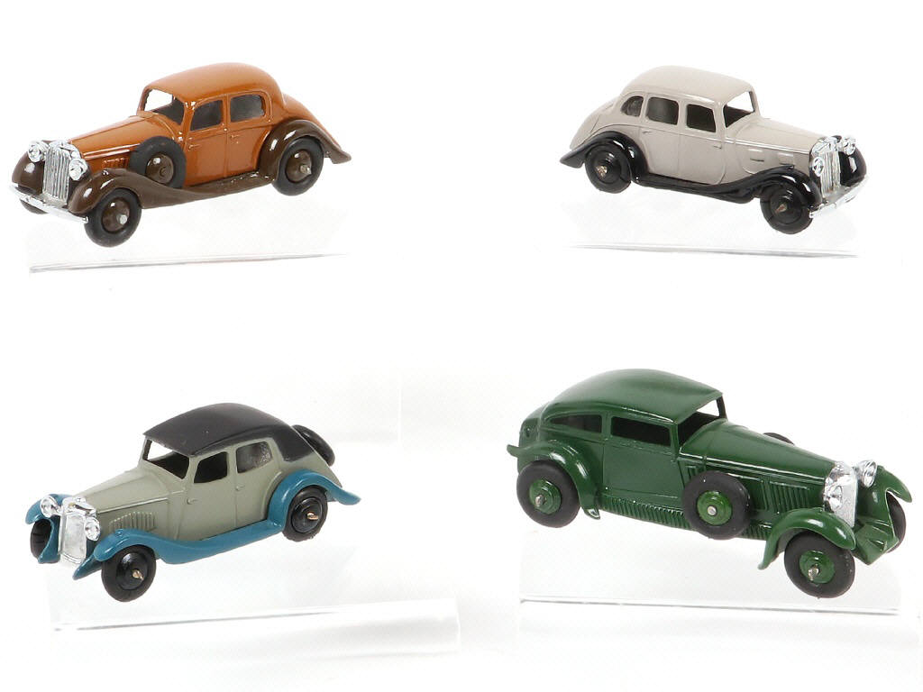 Lot 80 - DIVERS (4)