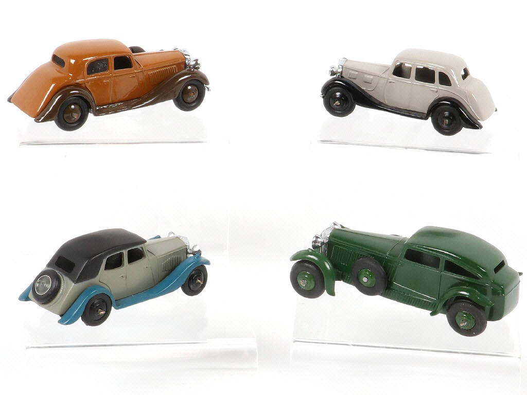 Lot 80 - DIVERS (4)