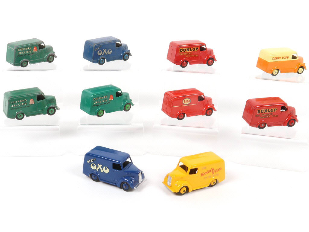 Lot 306 - DINKY TOYS (GB) (10)