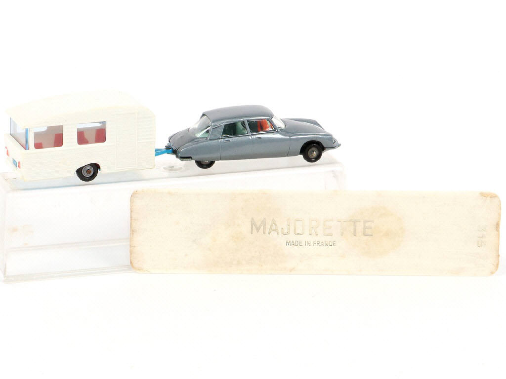 Lot 242 - MAJORETTE (FRANCE) (1)