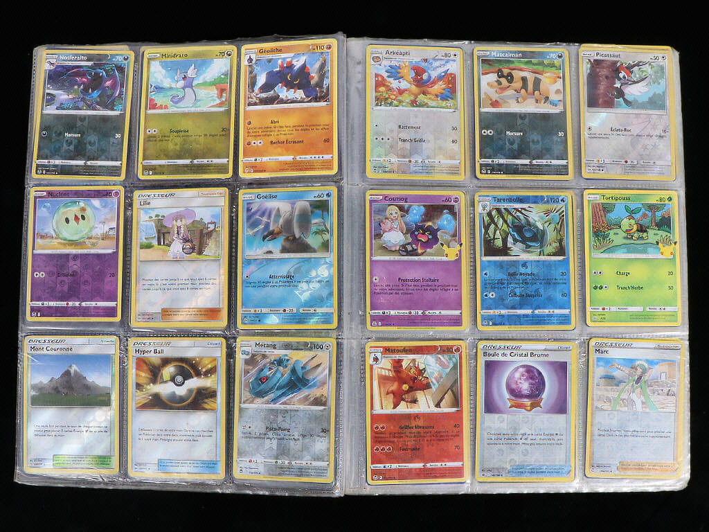 Lot 43 - POKEMON COMPANY (FRANCE) (4)