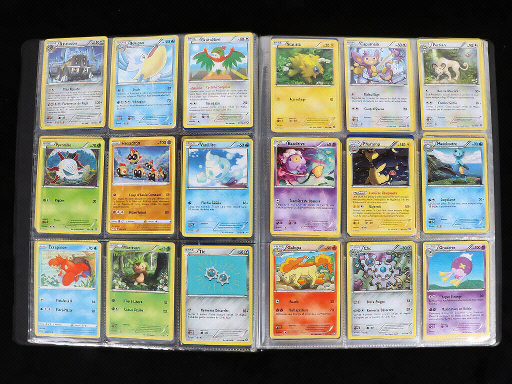 Lot 43 - POKEMON COMPANY (FRANCE) (4)