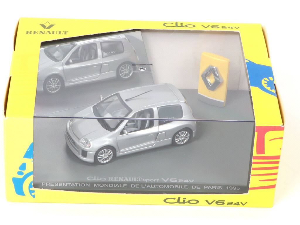 Lot 87 - UNIVERSAL (HONG KONG) (4)