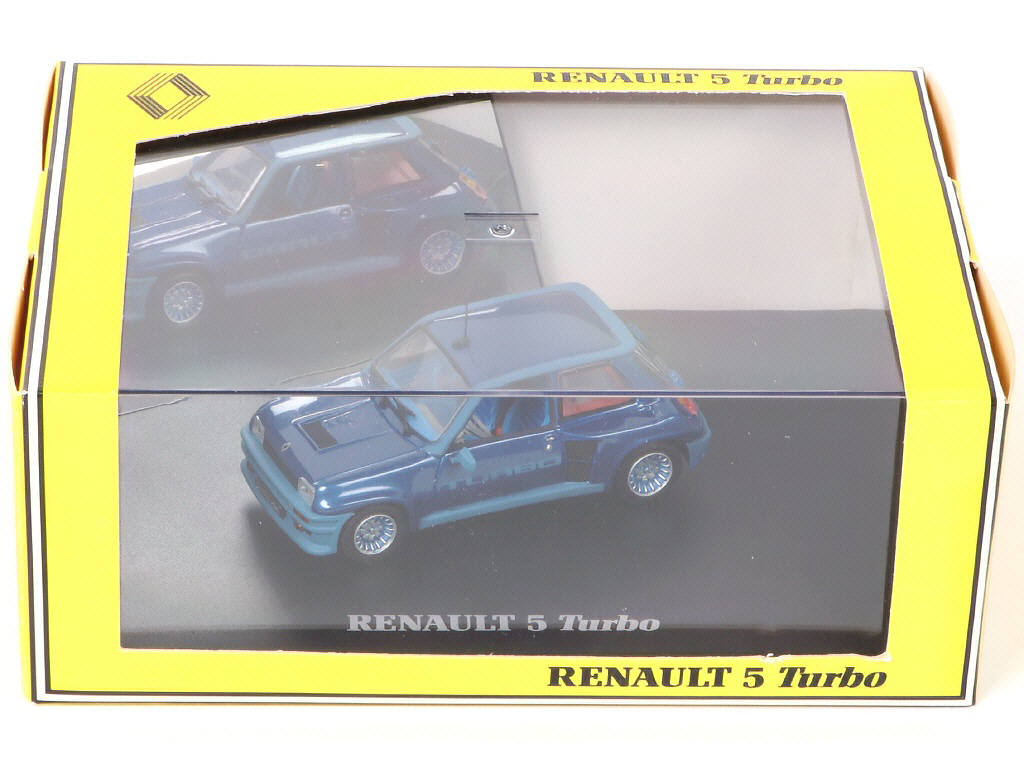 Lot 90 - UNIVERSAL (HONG KONG) (4)