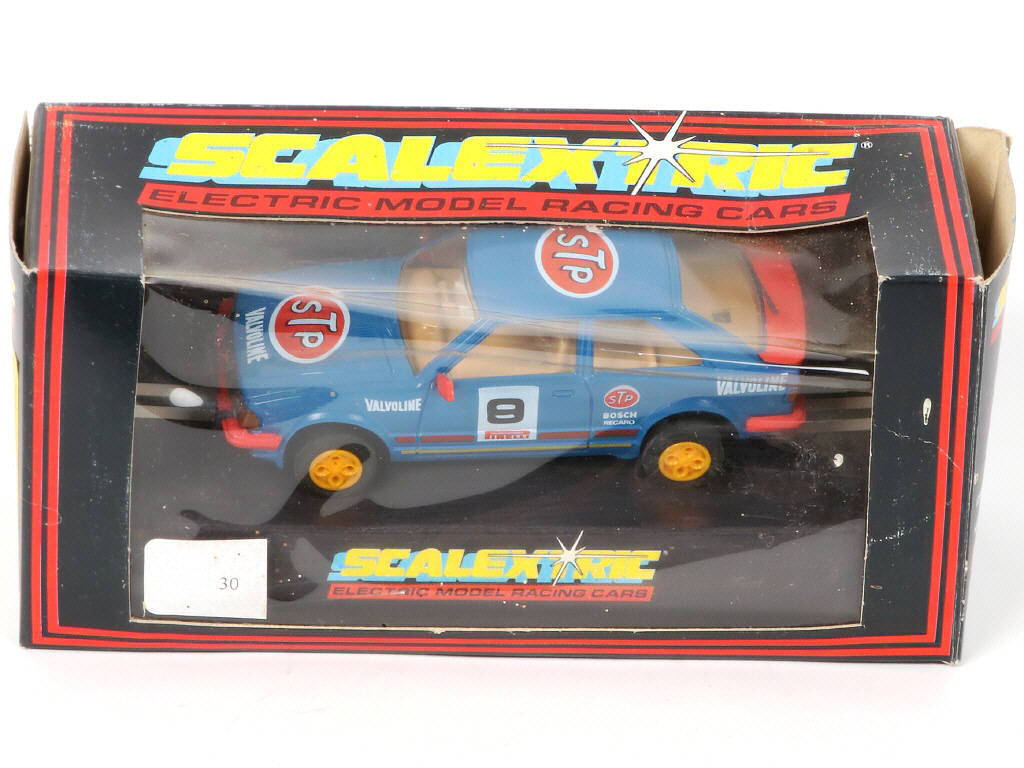 Lot 162 - SCALEXTRIC (GB) (6)